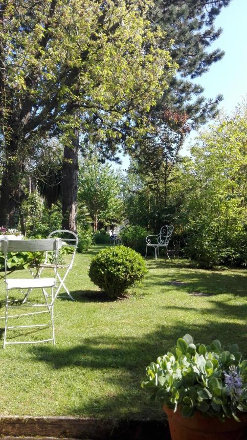La Malposte Bed & Breakfast Reviers Exterior photo