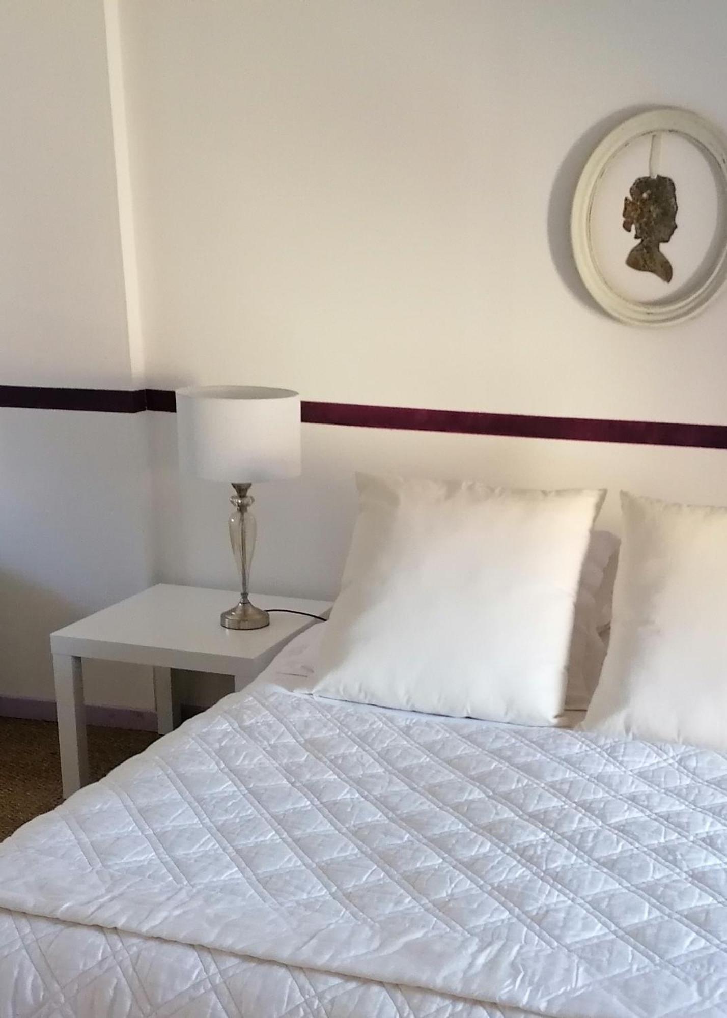 La Malposte Bed & Breakfast Reviers Exterior photo