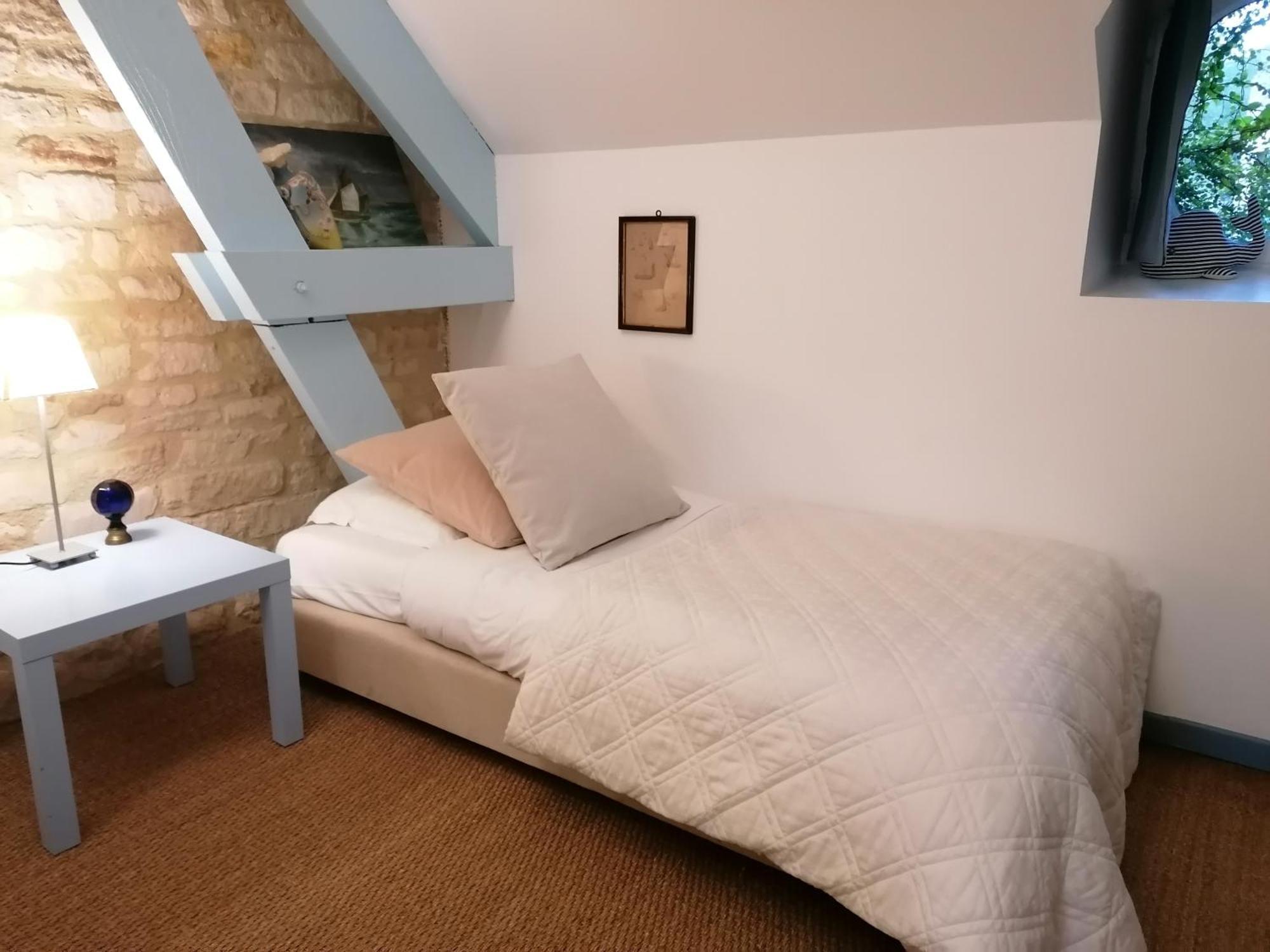 La Malposte Bed & Breakfast Reviers Exterior photo
